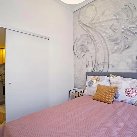 Majestic Loft With Two Bedroom By The Synagogue *