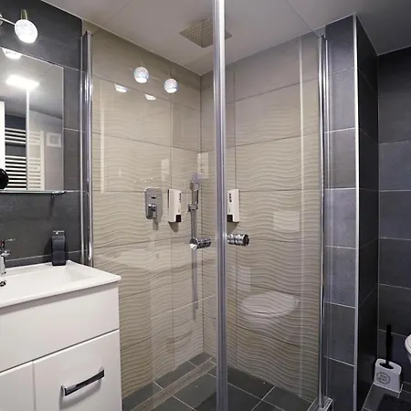 Apartamento Majestic Loft With Two Bedroom By The Synagogue *