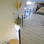 Majestic Loft With Two Bedroom By The Synagogue شقة