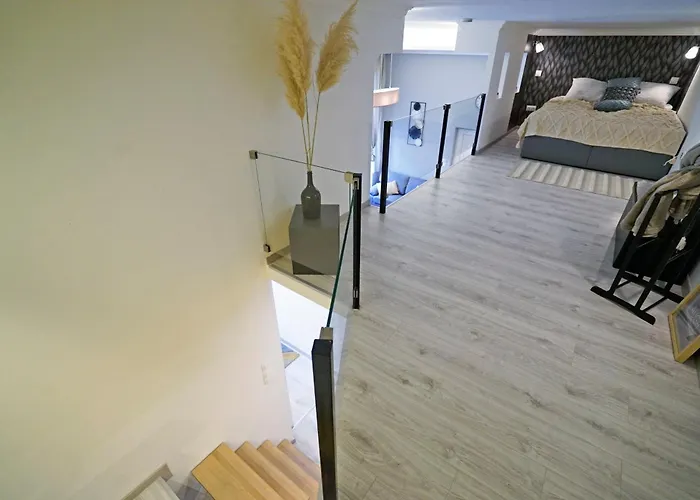 Majestic Loft With Two Bedroom By The Synagogue Appartement